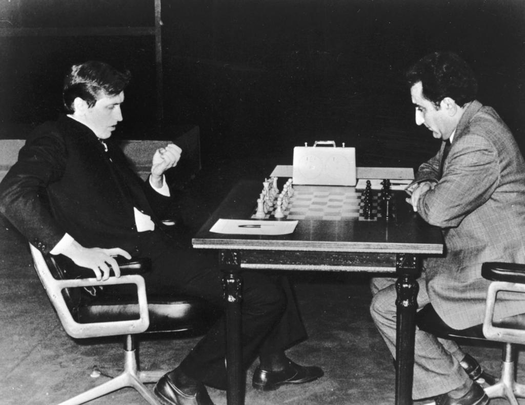 Bobby Fischer (l.) (USA): 1972 bis 1975