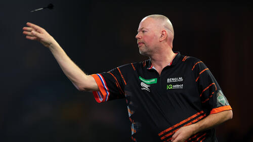 Raymond van Barneveld hat im Darts für eine Überraschung gesorgt