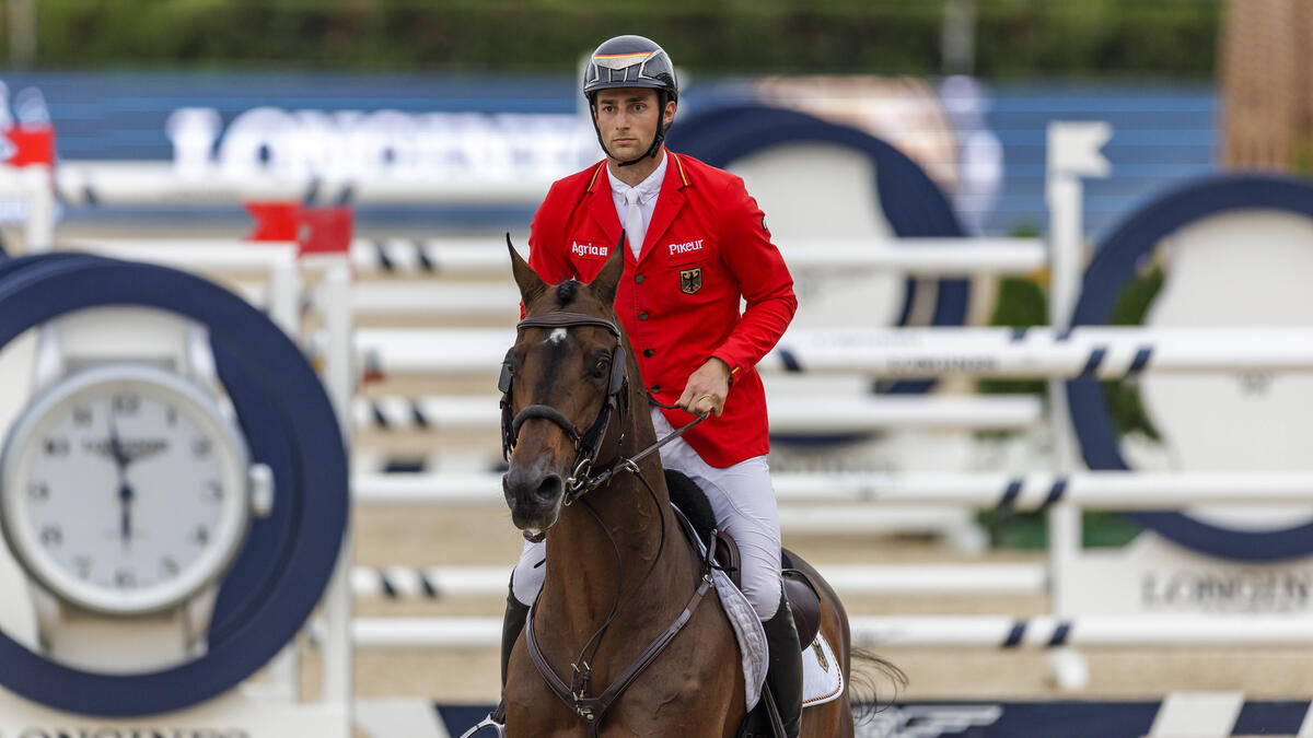 Richard Vogel siegte beim Weltcup-Springen im französischen Lyon