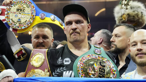 Oleksandr Usyk thront nach seinen Siegen gegen Tyson Fury über dem Schwergewichts-Boxen