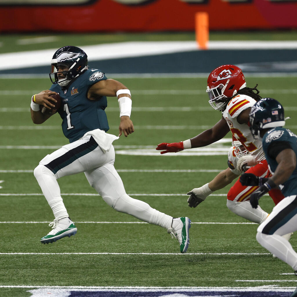 Anders die Offense der Eagles - angeführt von Jalen Hurts