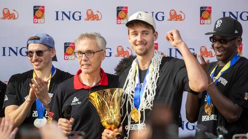 Den deutschen Basketball-Weltmeistern wird die höchste deutsche Sport-Auszeichnung zuteil
