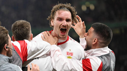Nick Woltemade (l.) und Deniz Undav spielen beim VfB Stuttgart