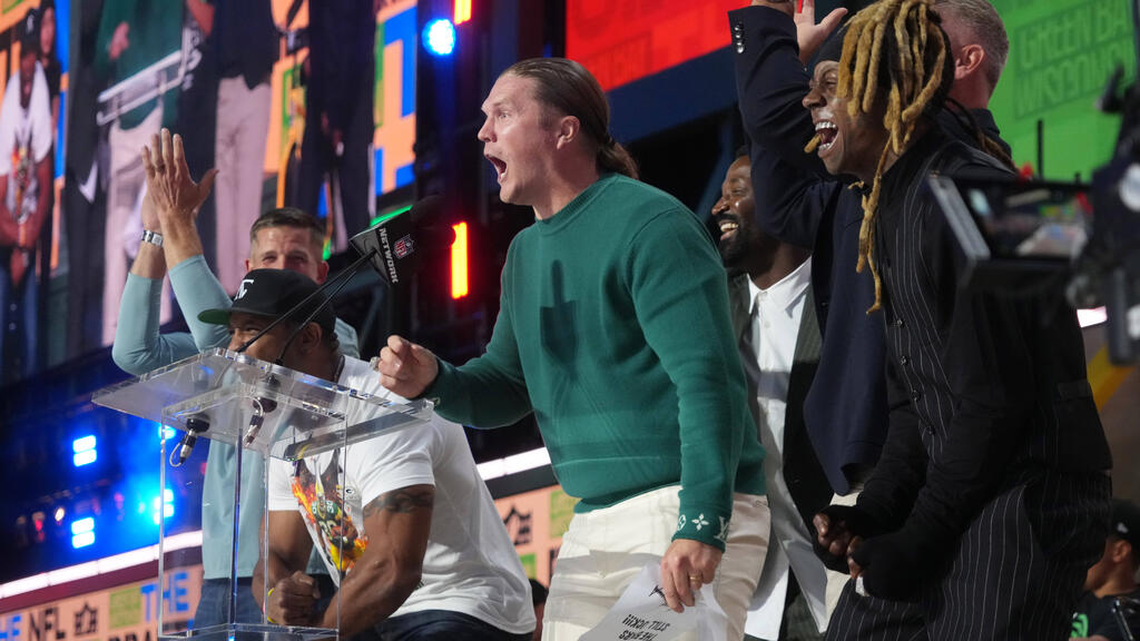 Clay Matthews (grüner Pullover) sorgte für einen NFL-Eklar